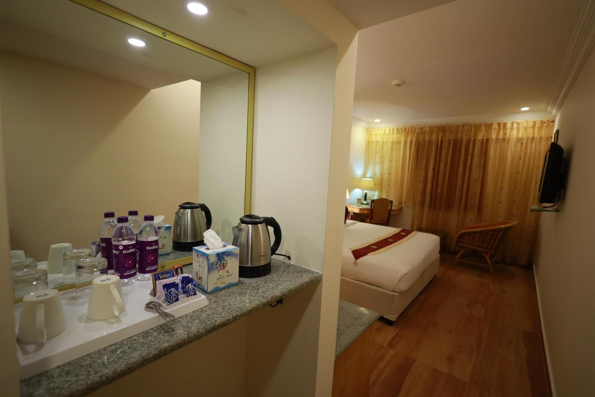 Saj Luciya -A Classified 4 Star Hotel Thiruvananthapuram Exterior foto
