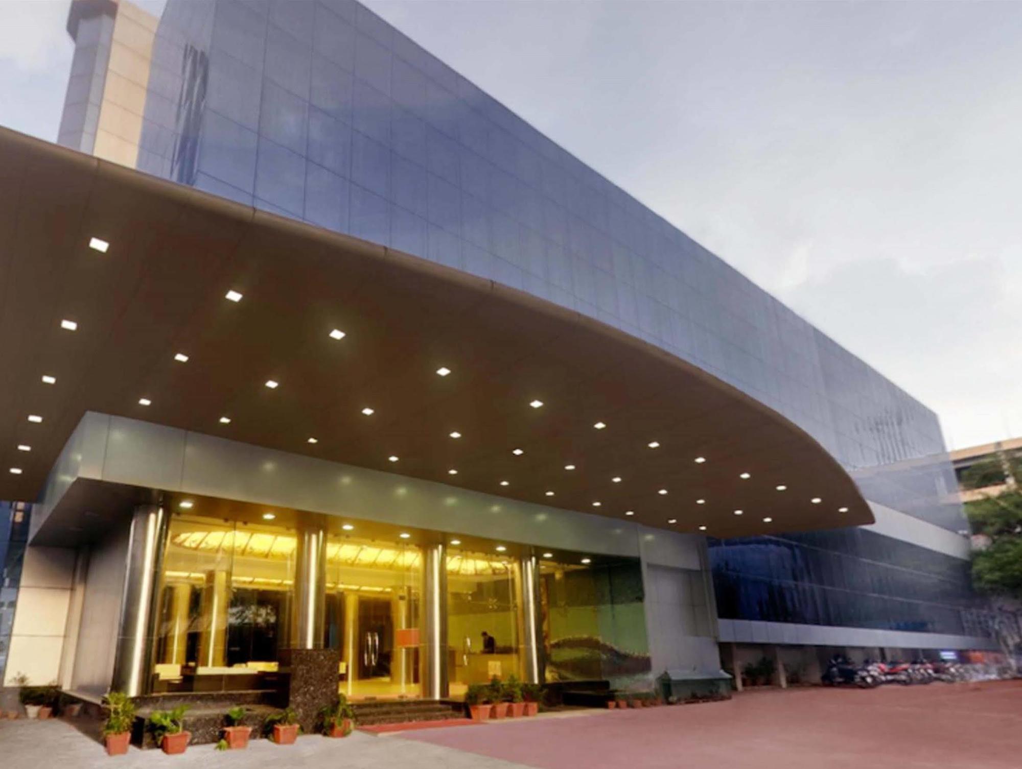 Saj Luciya -A Classified 4 Star Hotel Thiruvananthapuram Exterior foto