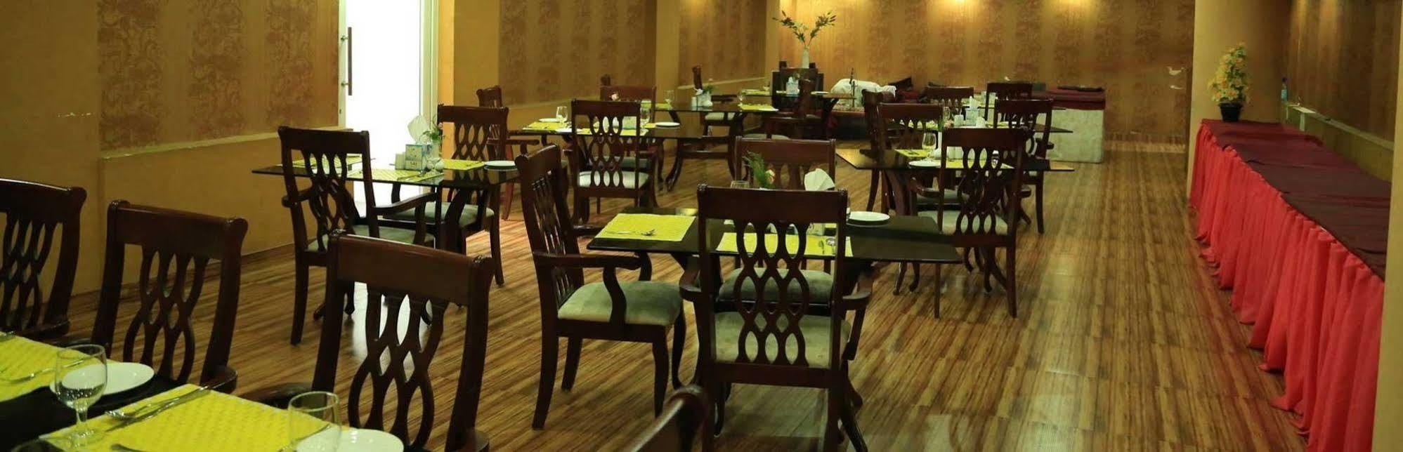 Saj Luciya -A Classified 4 Star Hotel Thiruvananthapuram Exterior foto