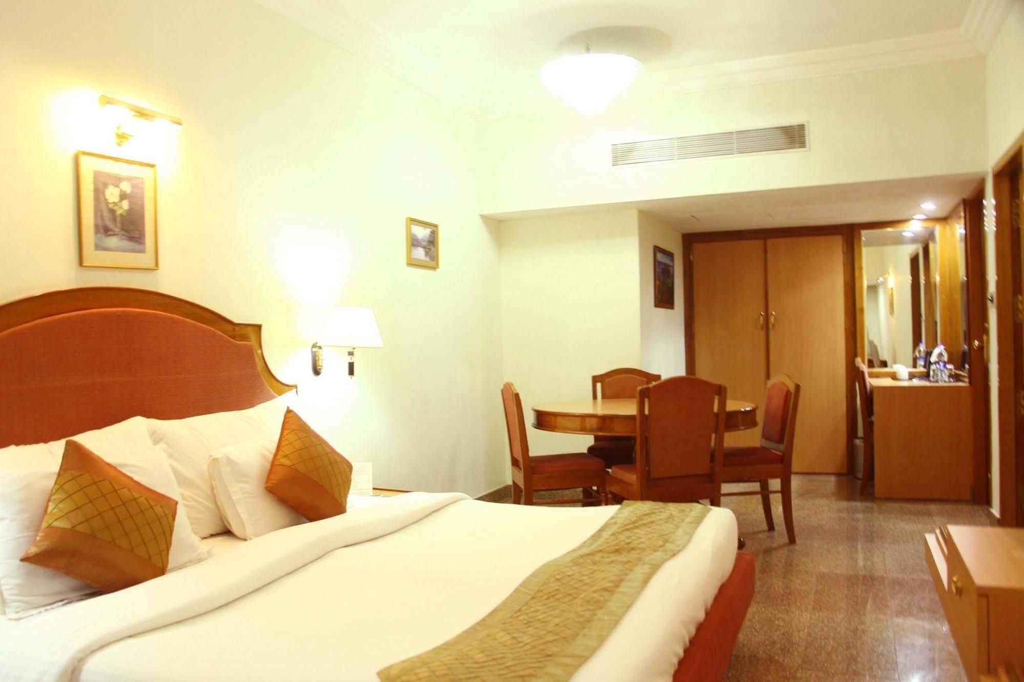 Saj Luciya -A Classified 4 Star Hotel Thiruvananthapuram Exterior foto